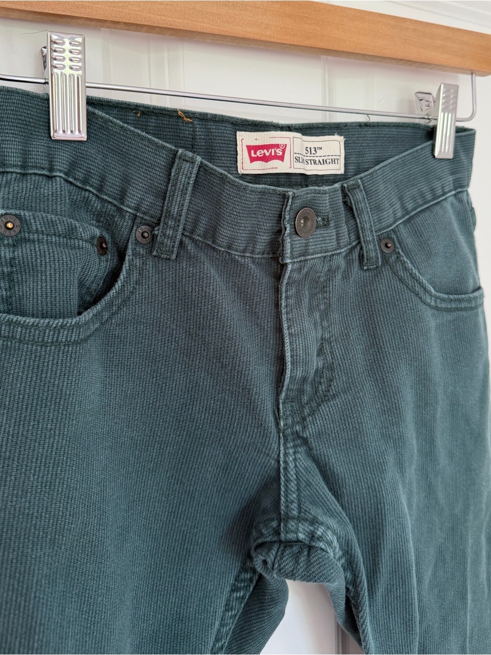 Levi’s green corduroy slim straight pants, size 10 kids